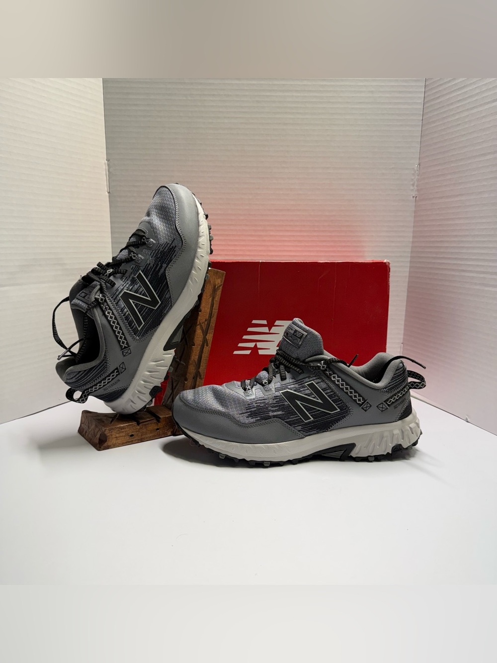 New Balance 410V6 Trail Running Shoes MT410LG6 Mens Size 10.5 4X Wide New